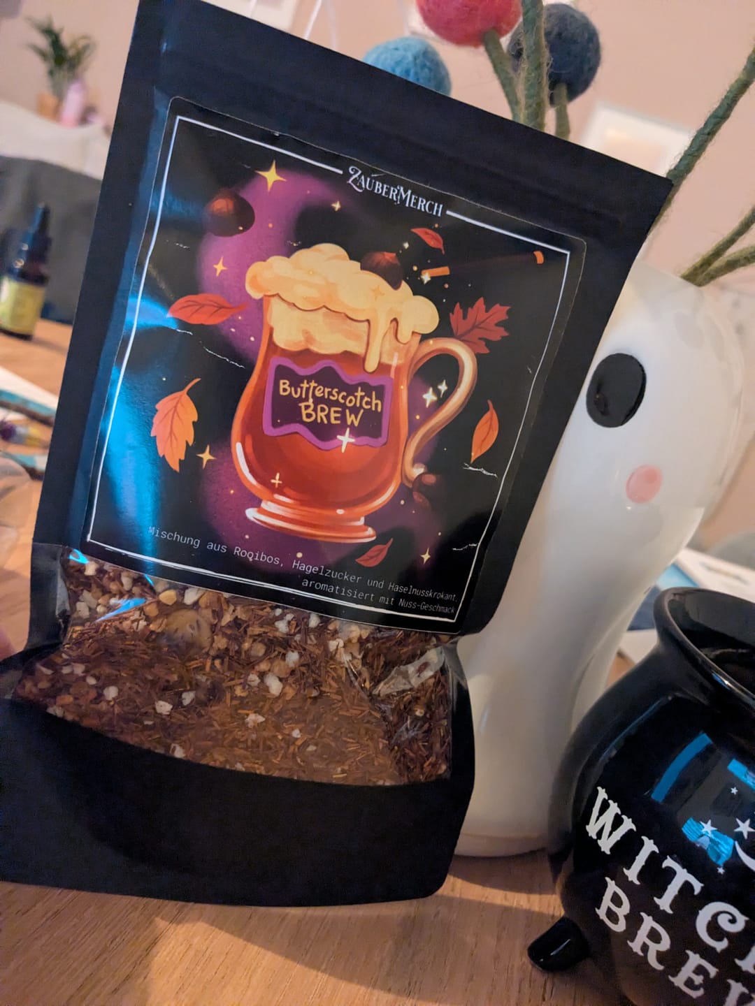 Customer photo review of Butterscotch Brew – Marone Edition | Limitierter Cozy Tee