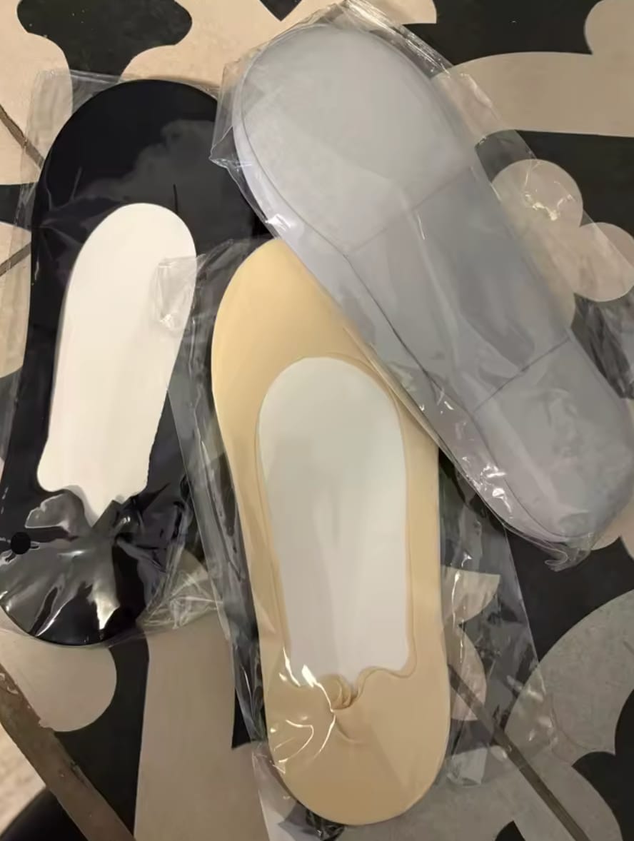 Customer photo review of Invisible No-Show Socks