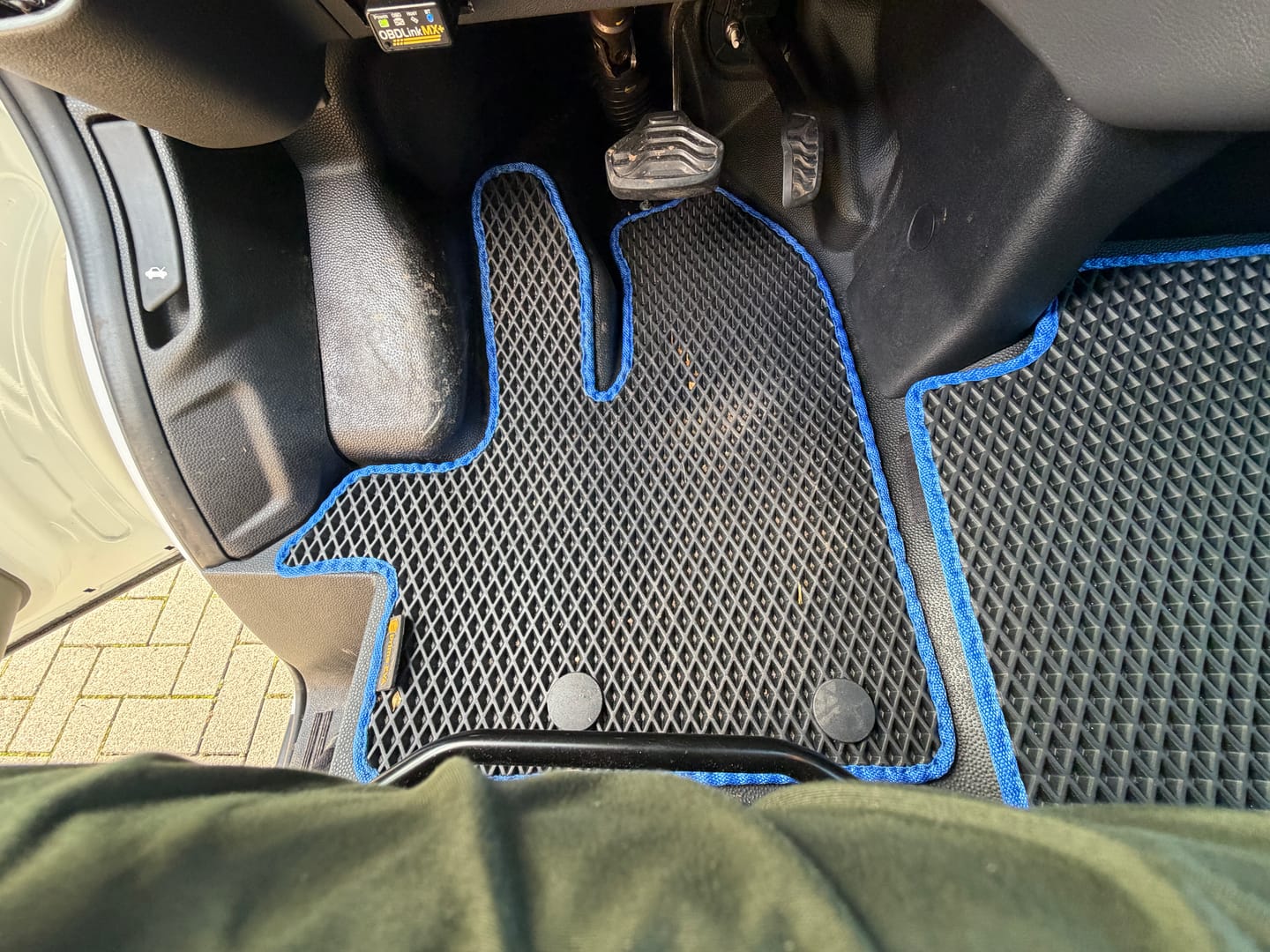 Customer photo review of Fußmatten für Van - Vorne
