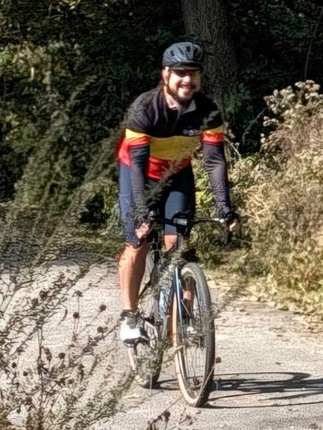 Customer photo review of gitane Black-Red Retro Long Sleeves Jersey
