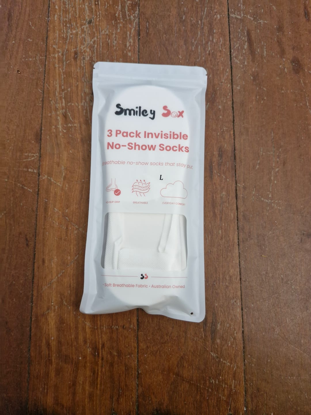 Customer photo review of 3 Pack Invisible Socks