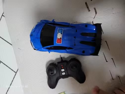 Customer photo review of Voiture robot télécommandée