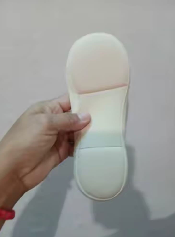 Customer photo review of Invisible No-Show Socks
