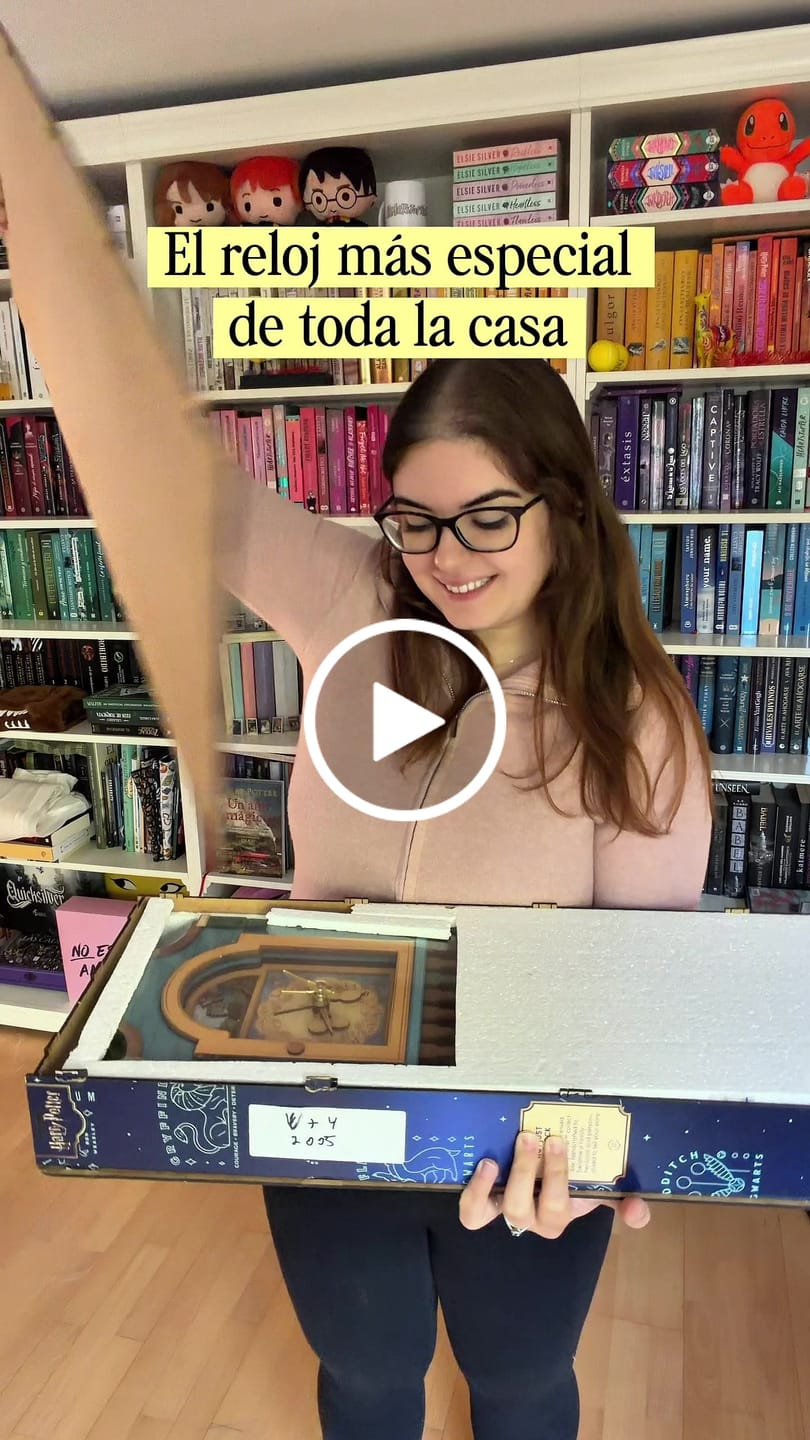 Customer video review of WEASLEY™ MAGICAL 3D WOOD CLOCK