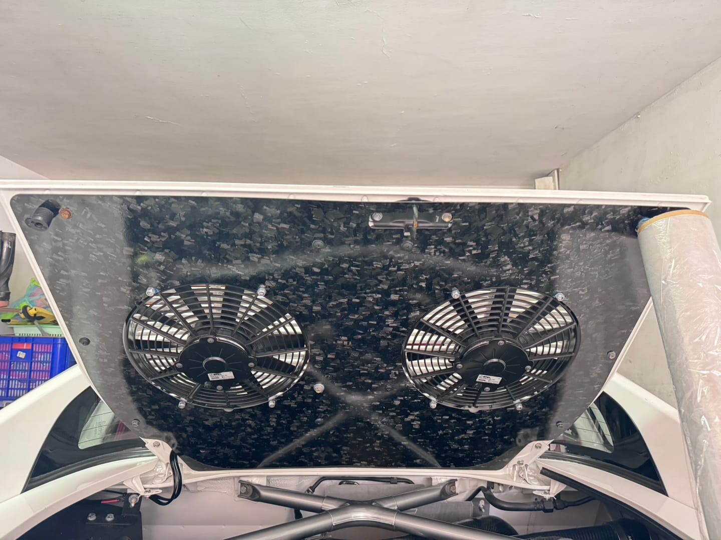 Customer photo review of Engine Lid Dual Fan Shroud (Forged Carbon Fiber/Mirror Finish/Carbon Fiber/Raw Aluminum) - Reduces Air Intake Temperatures - SPAL fan available