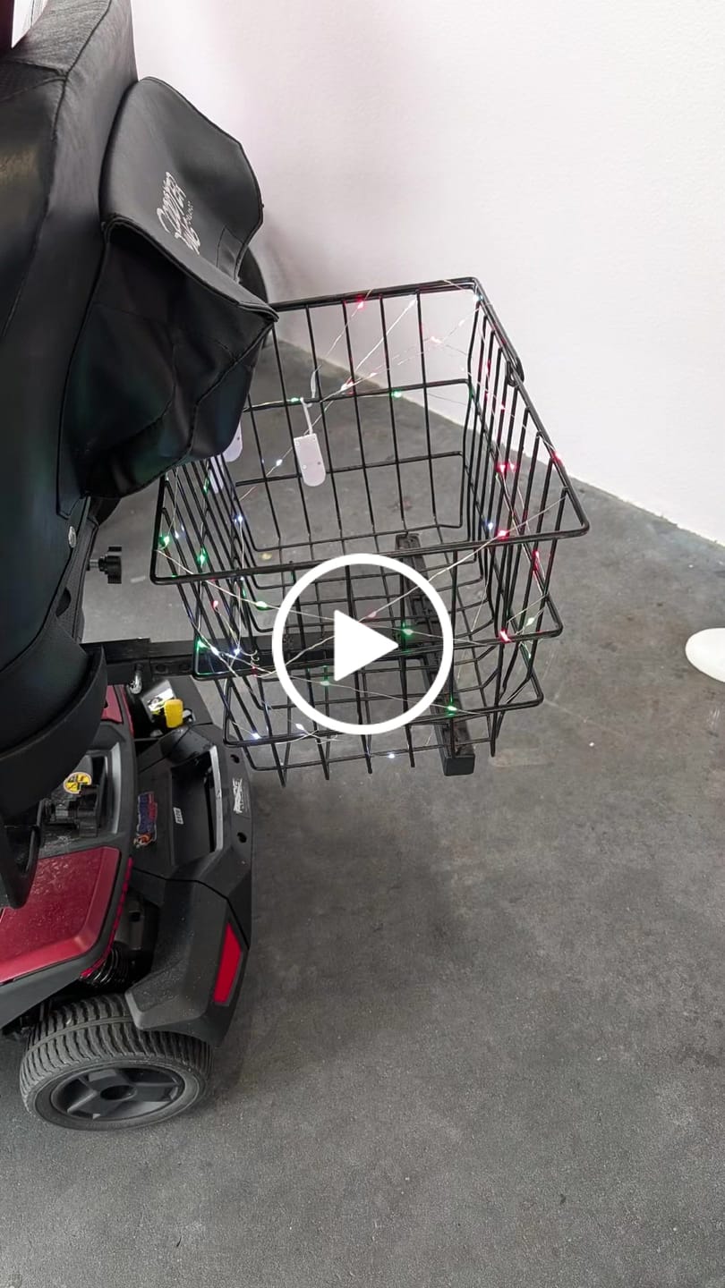 Customer video review of Multiday Mobility & ECV Foldable Travel Scooter Rental 300 Pound Capacity (3 or more days)