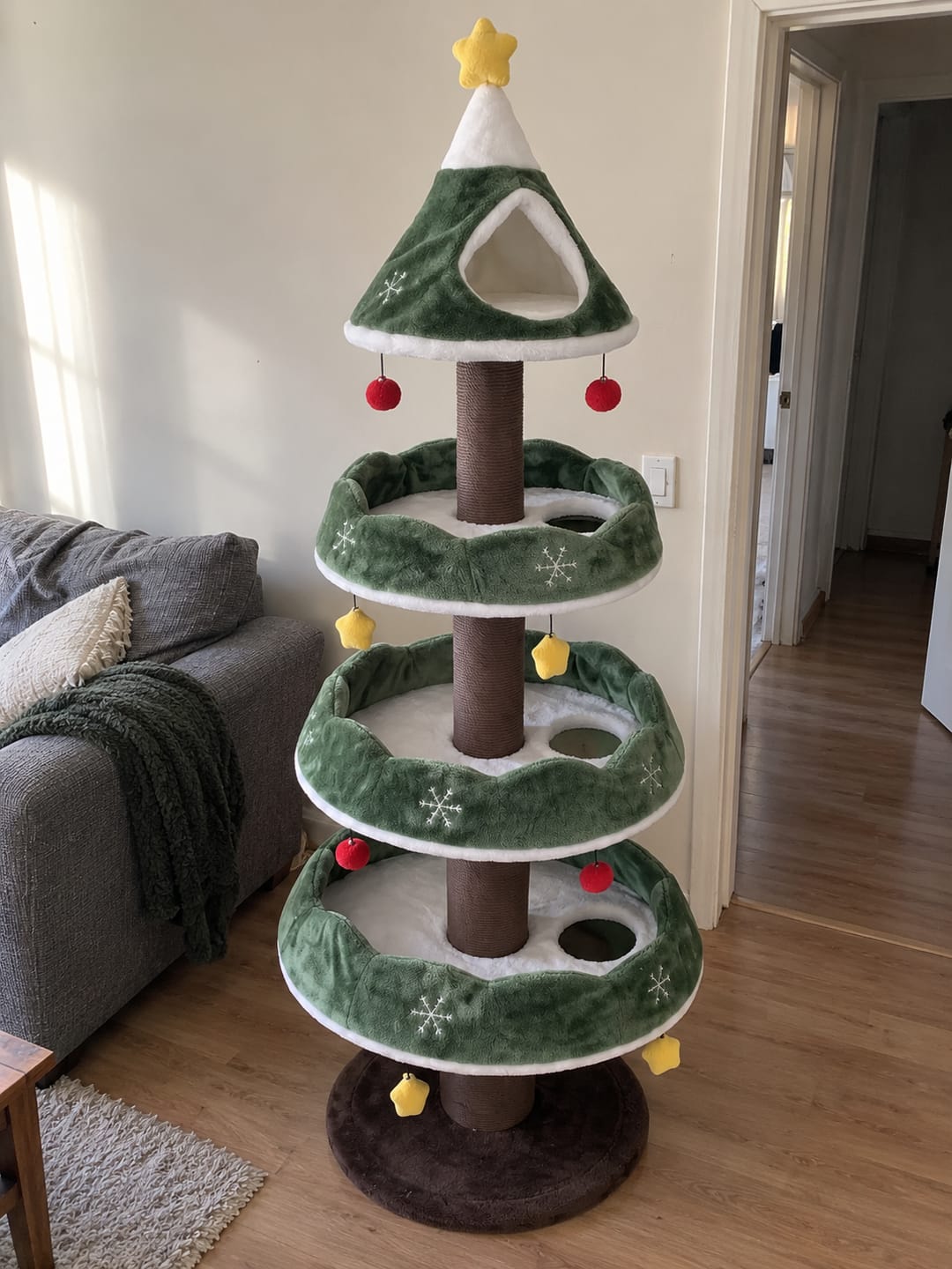 Customer photo review of MichiTree© Christmas Tree for Cats