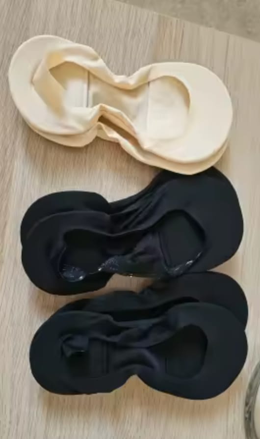 Customer photo review of Invisible No-Show Socks