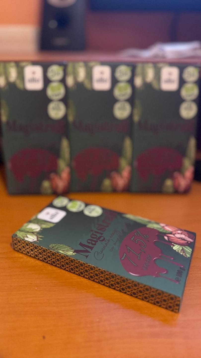 Customer photo review of Magistrall - ciocolată neagră cu 30% alune de pădure, BIO, 100g