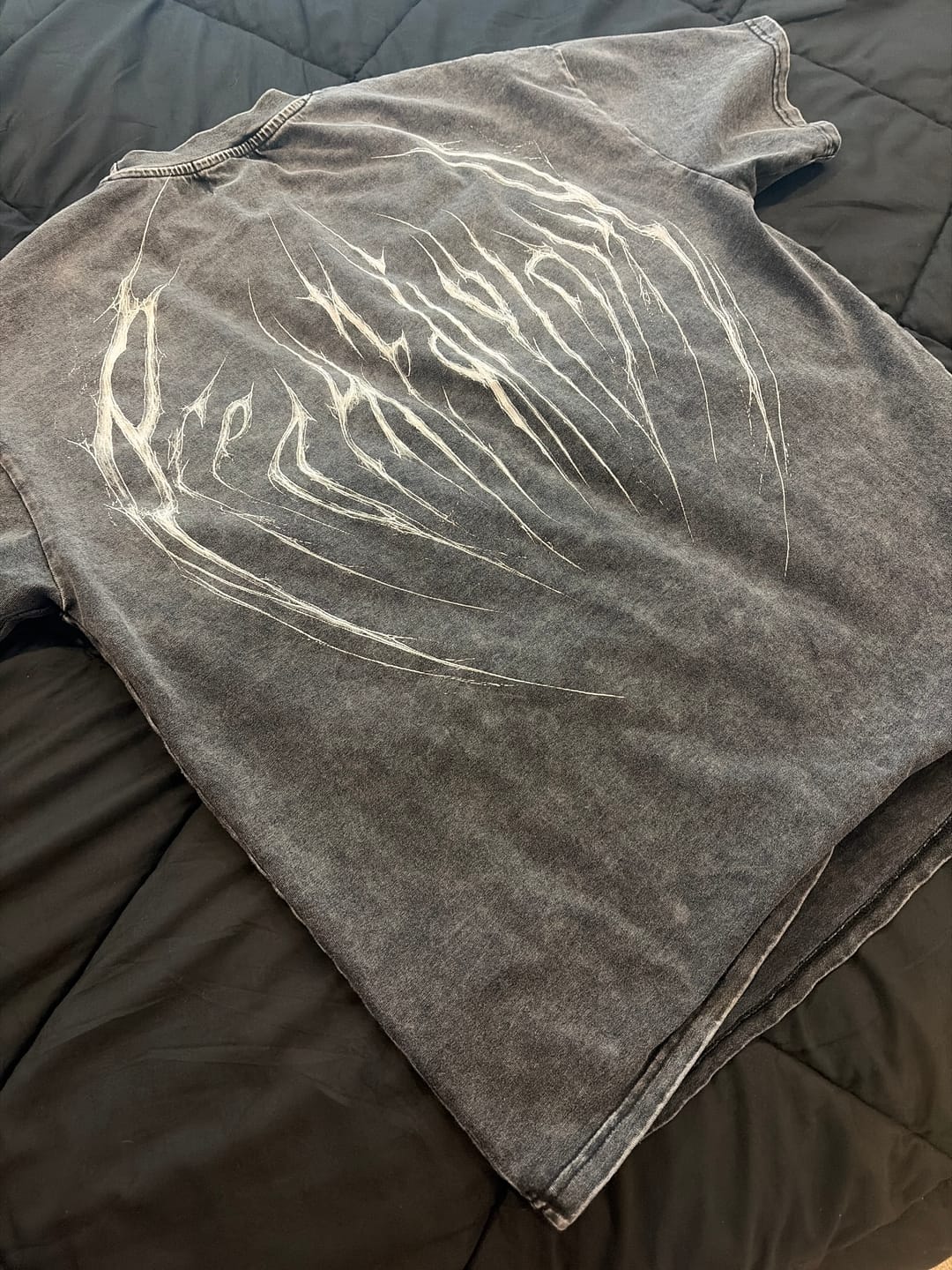 Customer photo review of Eclipse Oversized T-shirt [VINTAGE WASH]