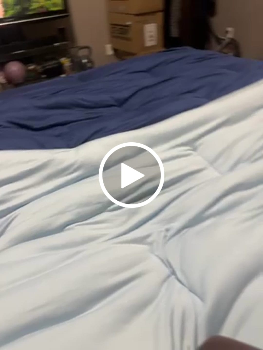 Customer video review of MarshMellow Comforter