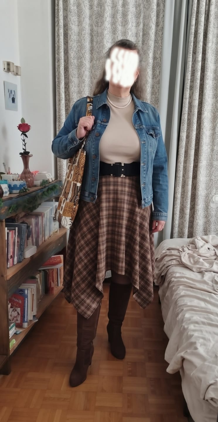 Customer photo review of Plaid Handkerchief-Hem Midi Skirt with Pockets
