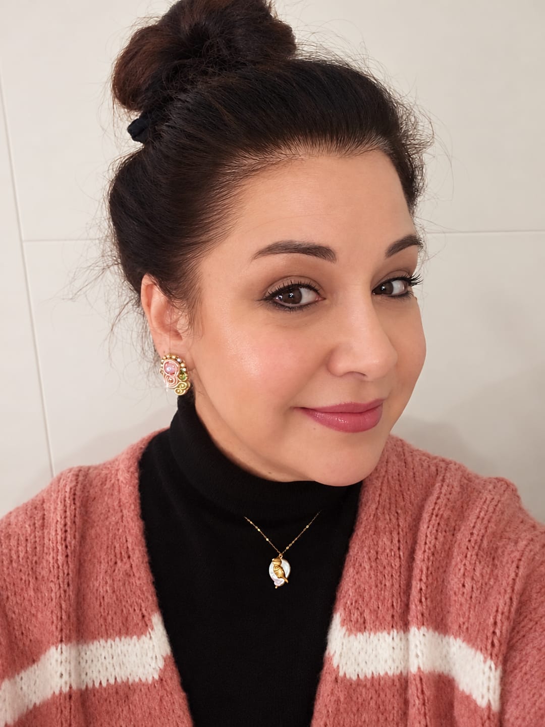 Customer photo review of Schöne Soutache-Ohrringe in Rosa und Champagner