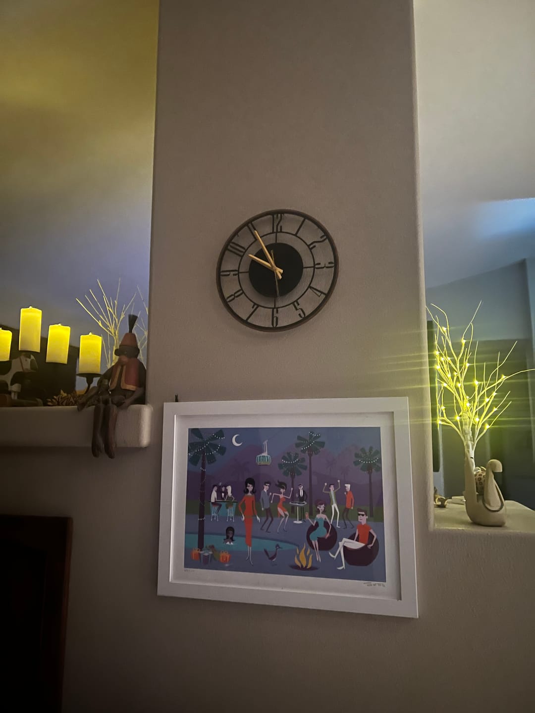 Customer photo review of METAL WALL CLOCK with Wooden Corners