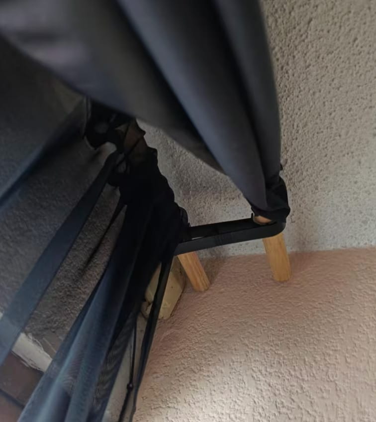 Customer photo review of Självhäftande gardinstångshållare – ingen borrning, Noll hål i väggen