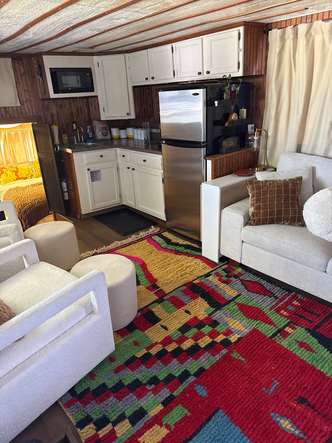 Customer photo review of Colorful Moroccan Modern Wool Rug 8.2 x 5.7 ft / 250 x 175 cm