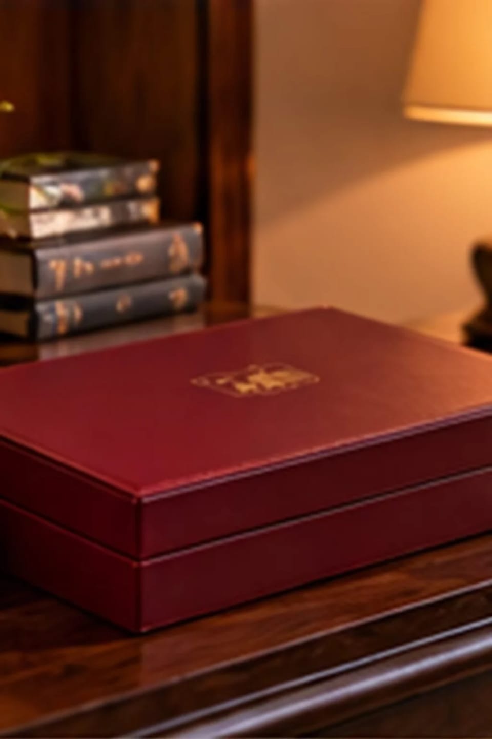 Customer photo review of Heritage Burgundy American Mahjong Set with Black Tiles and Display Case