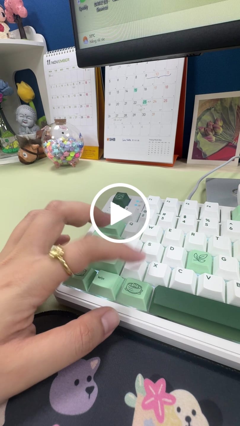 Customer video review of KiiBOOM Mossy Silent Mechanical Switch Set