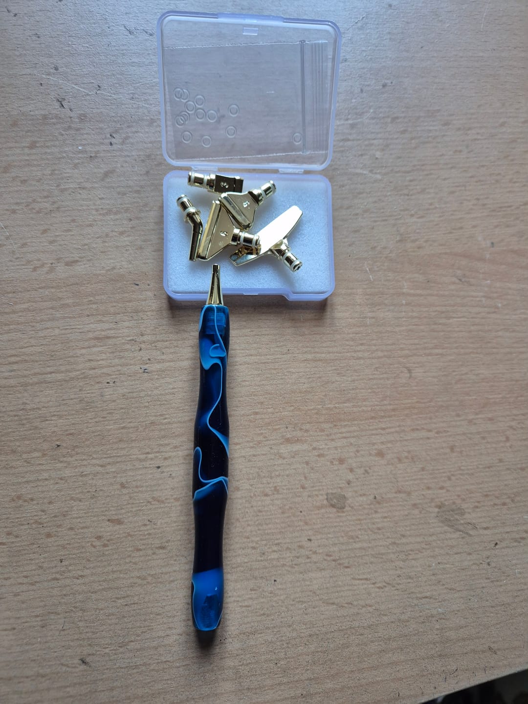 Customer photo review of Ergonomischer Stift mit 6 Metall Aufsätzen - Diamond Painting