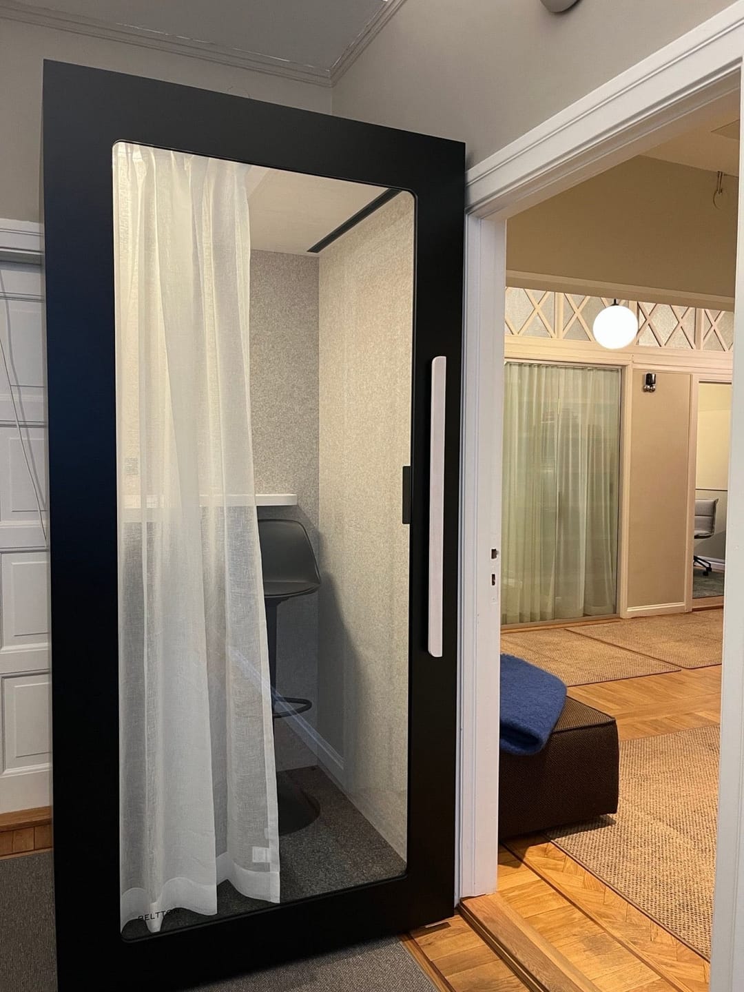 Customer photo review of Telefonbås Beltton Pod One H225 x B110 x D105 cm