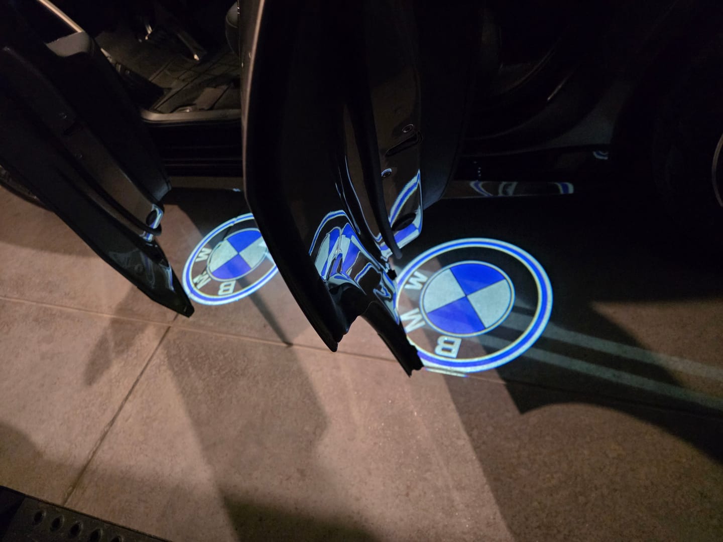 Customer photo review of BMW G SERIES DOOR LIGHTS