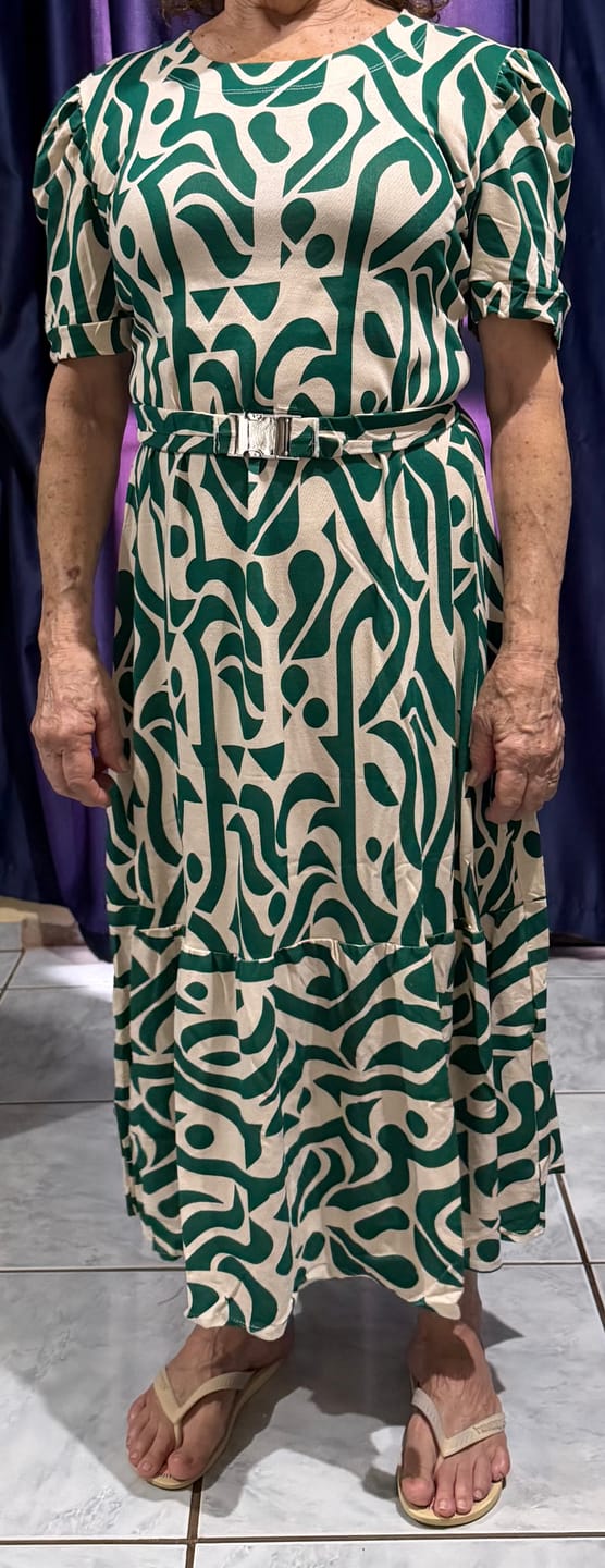 Customer photo review of Vestido Midi Magali Estampado em Viscolycra Casual