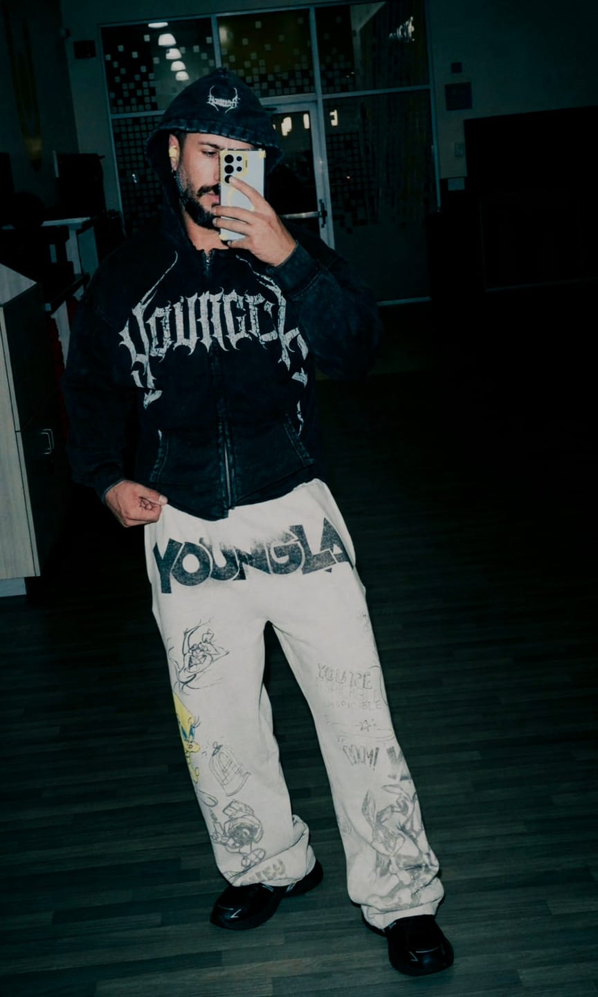 Customer photo review of 2183 - Looney Tunes Squad Sweats
