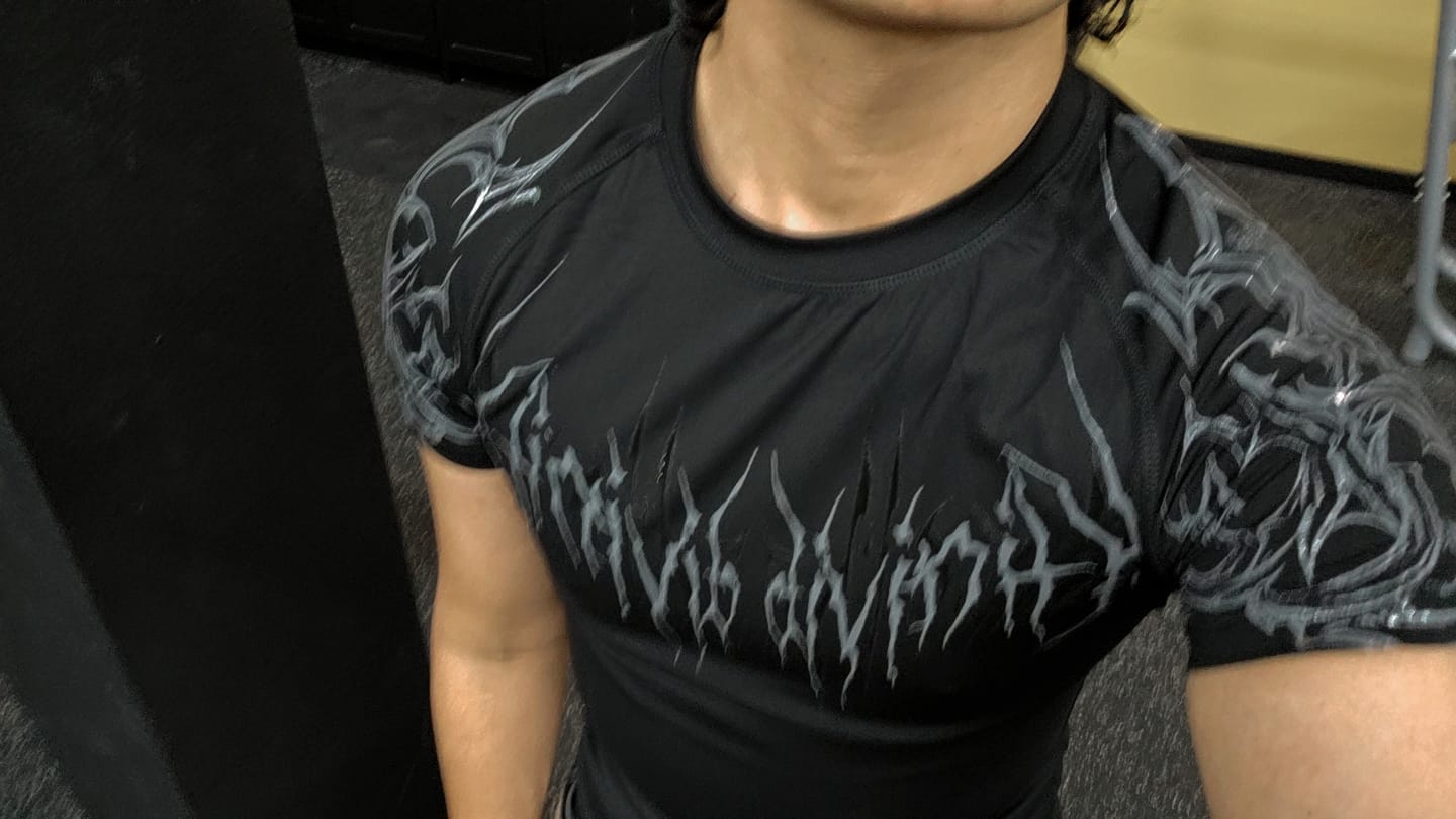 Customer photo review of Void Tech™ Venom Texture shortsleeve Compression [VOID BLACK]