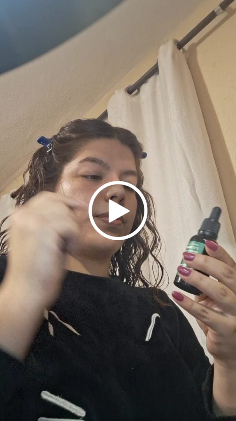 Customer video review of Serum Nº 5 tensor vegetal de aceite de tuna