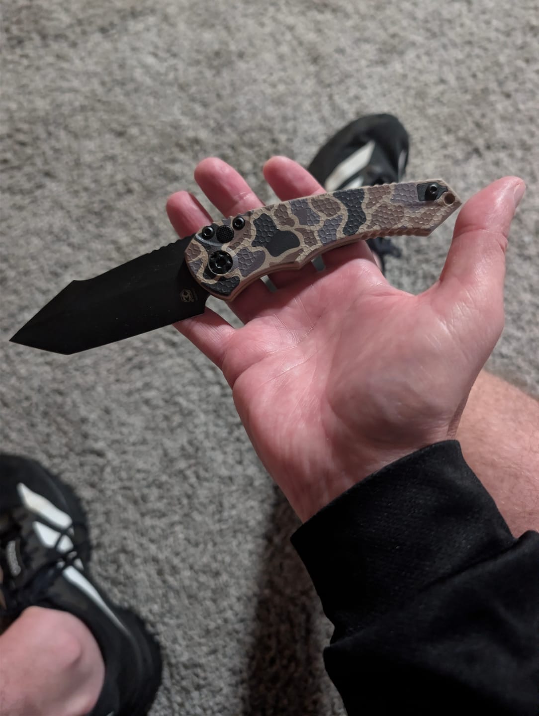 Customer photo review of Heretic Mini Pariah Auto Duck Camo, 3.36" MagnaCut Black Tanto, Glass Packed Polymer Chassis - Made in USA (H055-DC)