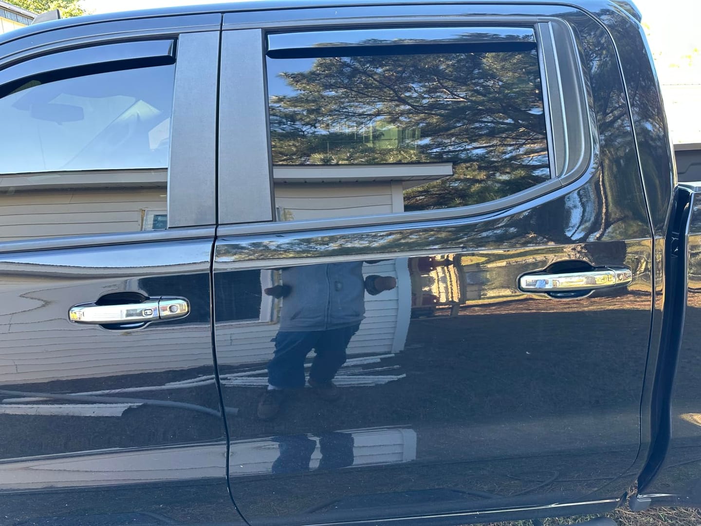 Customer photo review of 2019-2025 Chevy Silverado GMC Sierra 1500 2500HD 3500HD Door Handle Covers with Smart Keyholes