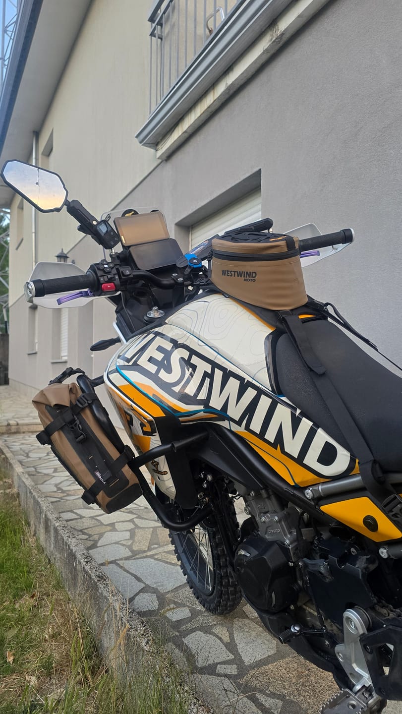 Customer photo review of Hussar Tank Bag
