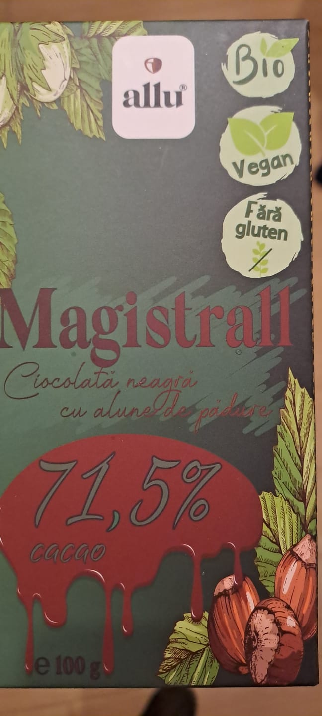 Customer photo review of Magistrall - ciocolată neagră cu 30% alune de pădure, BIO, 100g