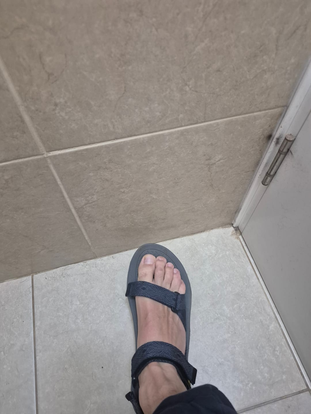 Customer photo review of סנדלי שורש לגברים | קלהארי | עודפים