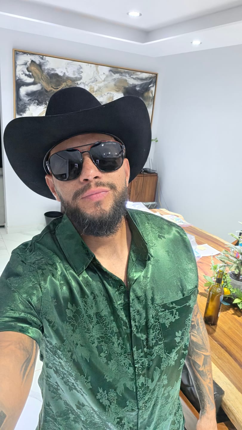 Customer photo review of Men's Jacquard Pocket Silky Satin Floral Short Sleeve Shirt