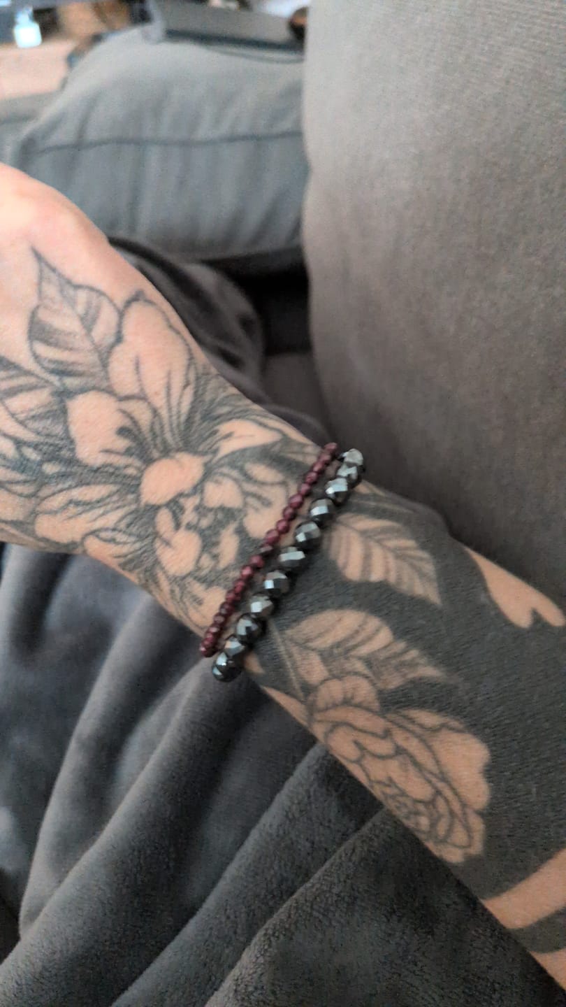 Customer photo review of Wild Roots Granat Armband