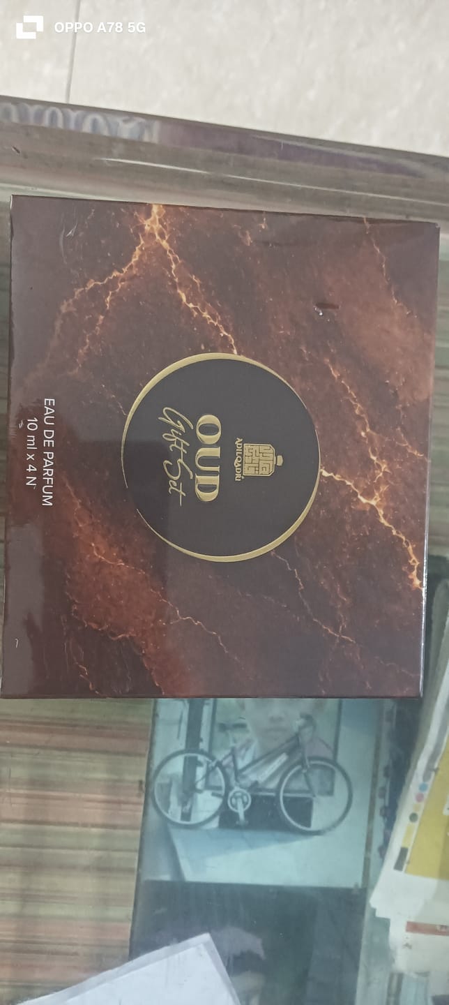 Customer photo review of Oud Perfume Gift Set 4 Pcs Set of Premium Perfume Spray
