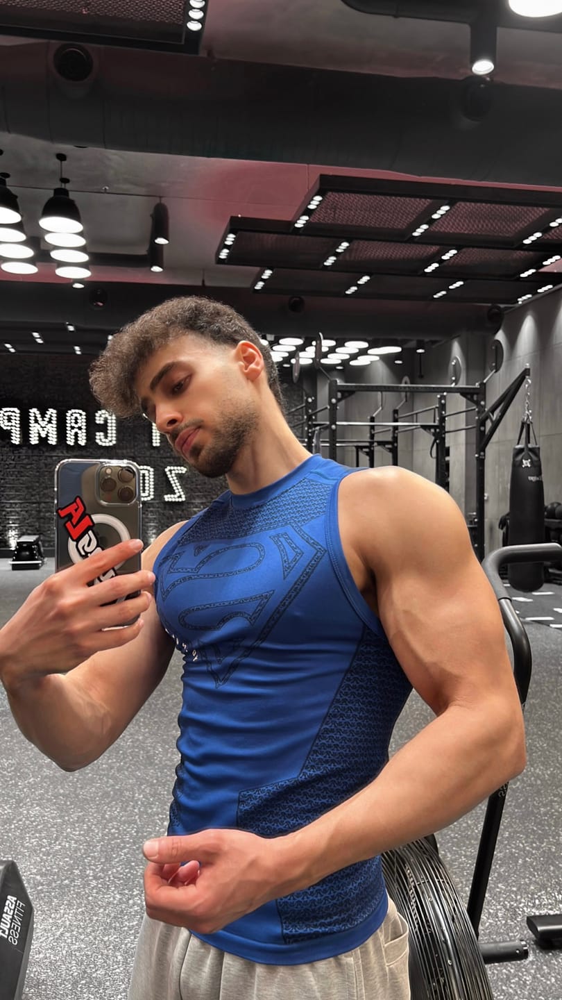 Customer photo review of 3047 - Superman Compression Tanks