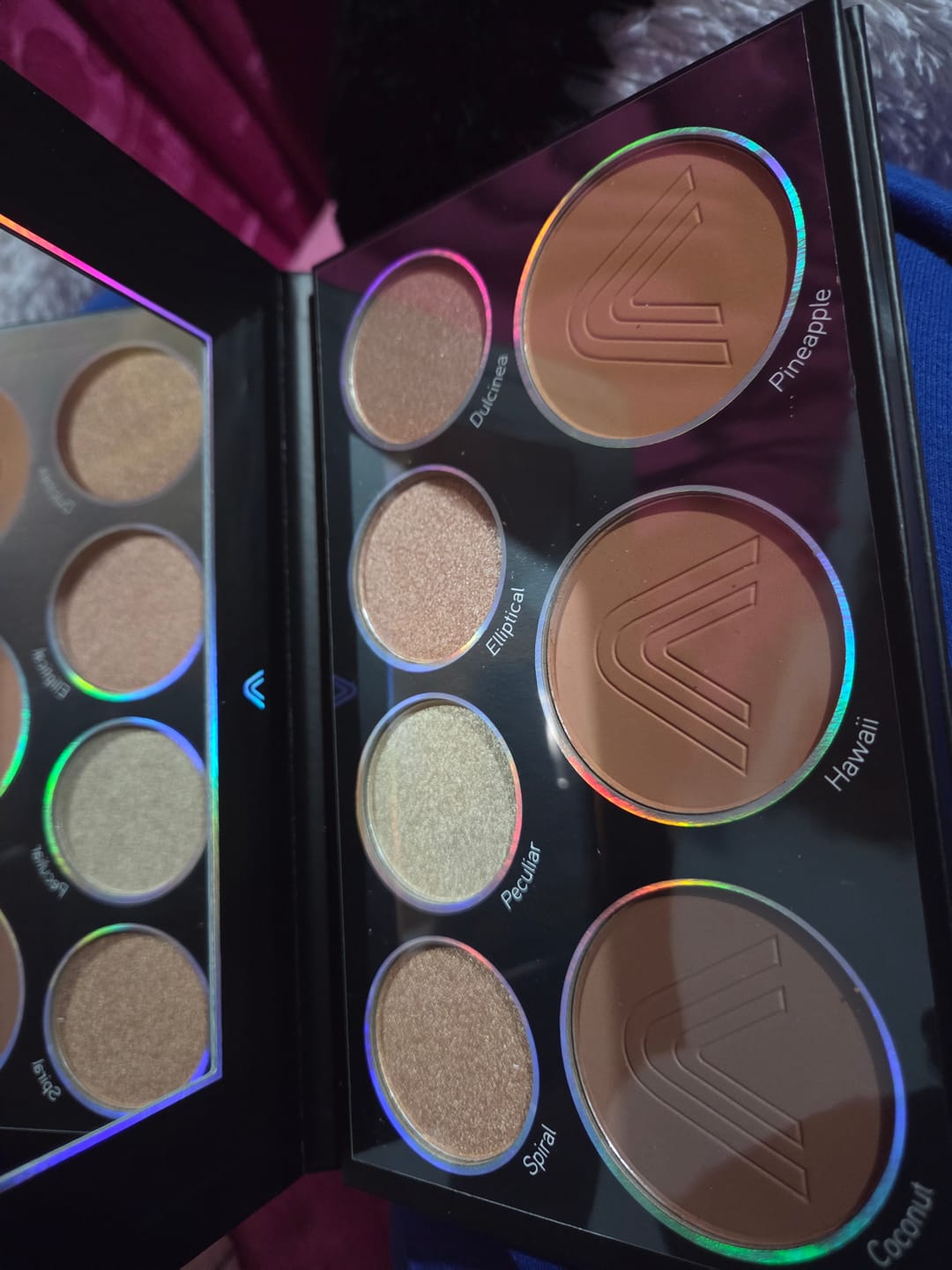 Customer photo review of PALETA DE CONTORNOS E ILUMINADOR GLAMBLACK