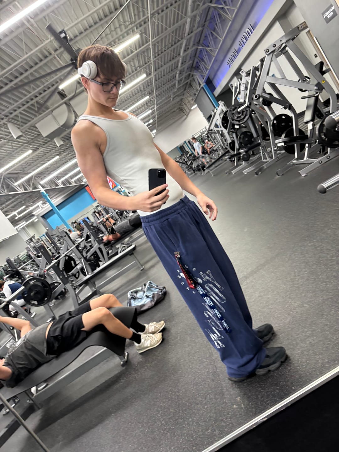 Customer photo review of 2175 - Golden Era Sweats