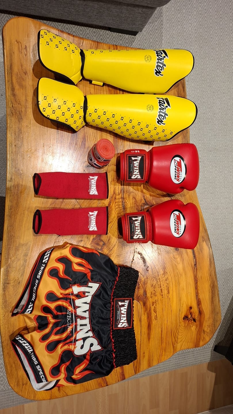 Customer photo review of Fairtex SP5 Yellow Shin Pads