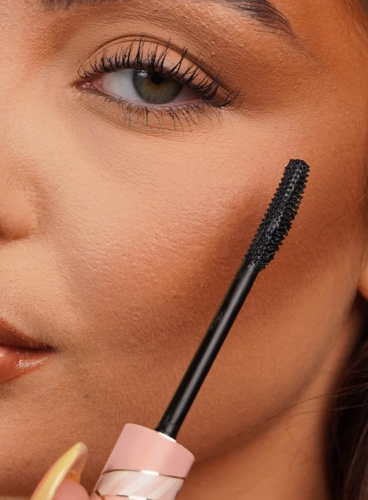 Customer photo review of Tearproof Performance Mascara 10g