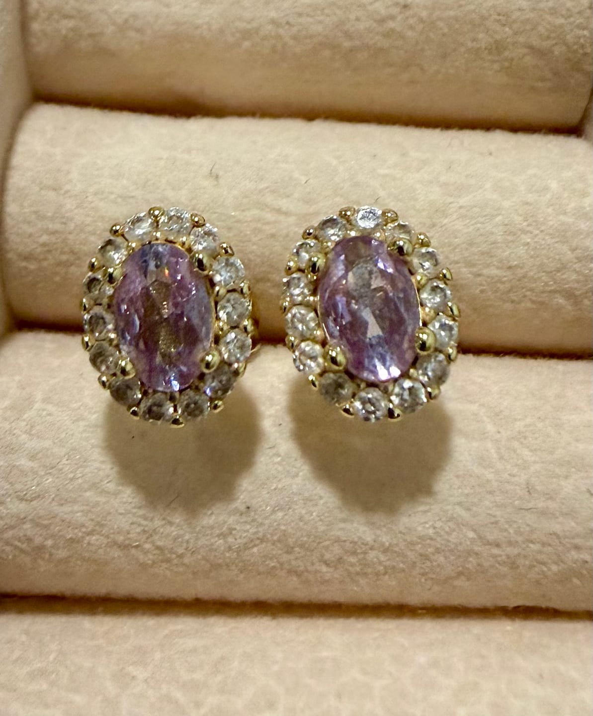 Customer photo review of Par Arete Ovalado Birthstone Dorado