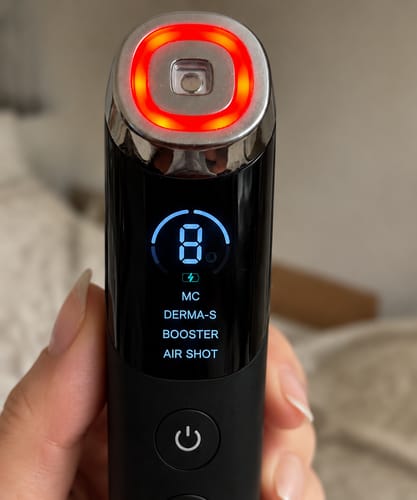 Photo d’une cliente avec le K‑Glow Booster