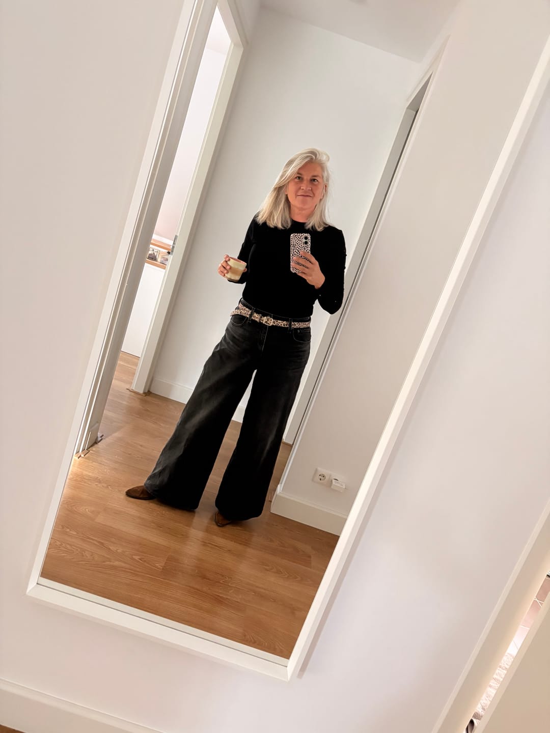 Customer photo review of Fitted Longsleeve Top | Black