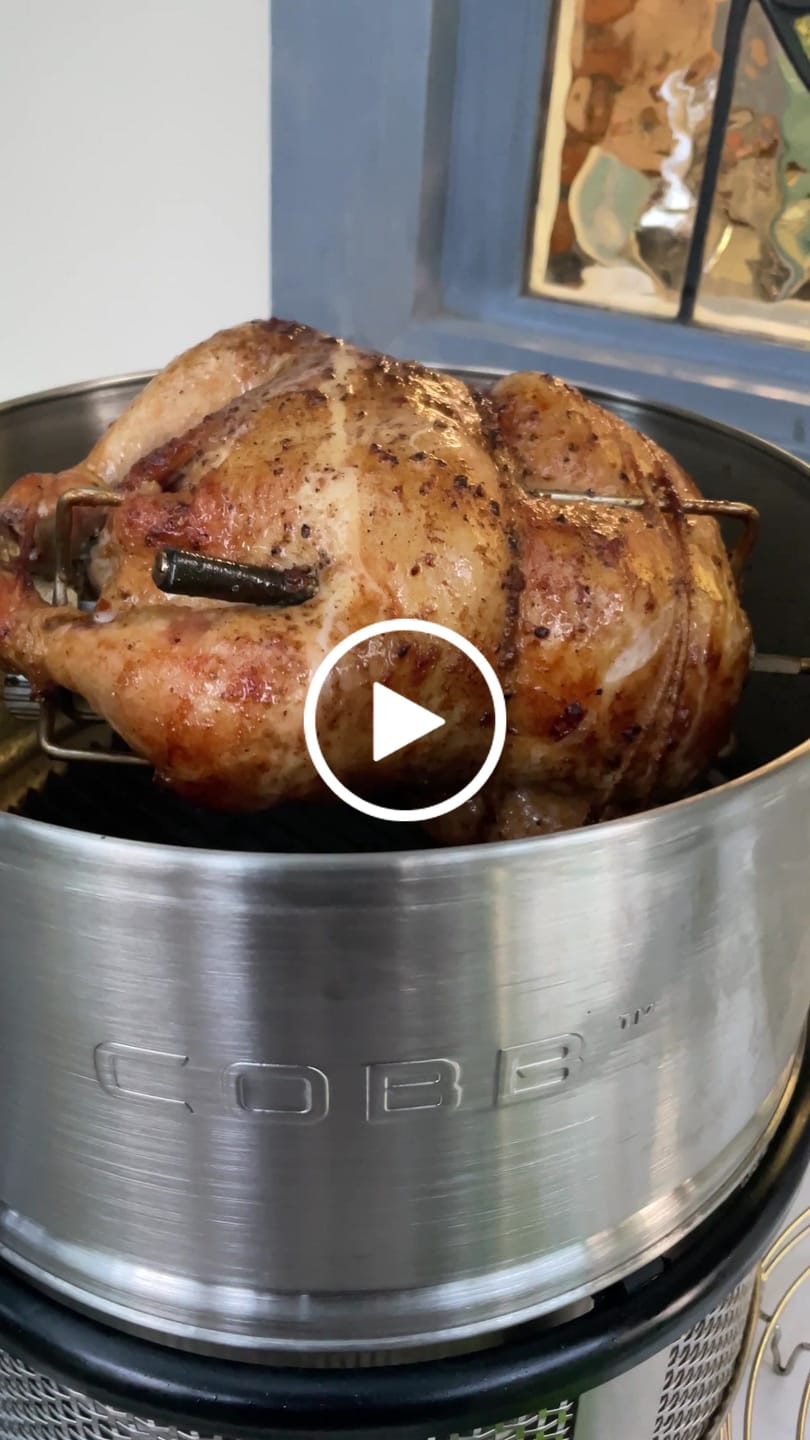 Customer video review of COBB Grill Gas