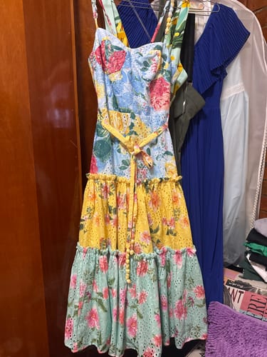 Customer photo review of Victoria Tiered Floral Eyelet Midi Vestido 723122 MUL