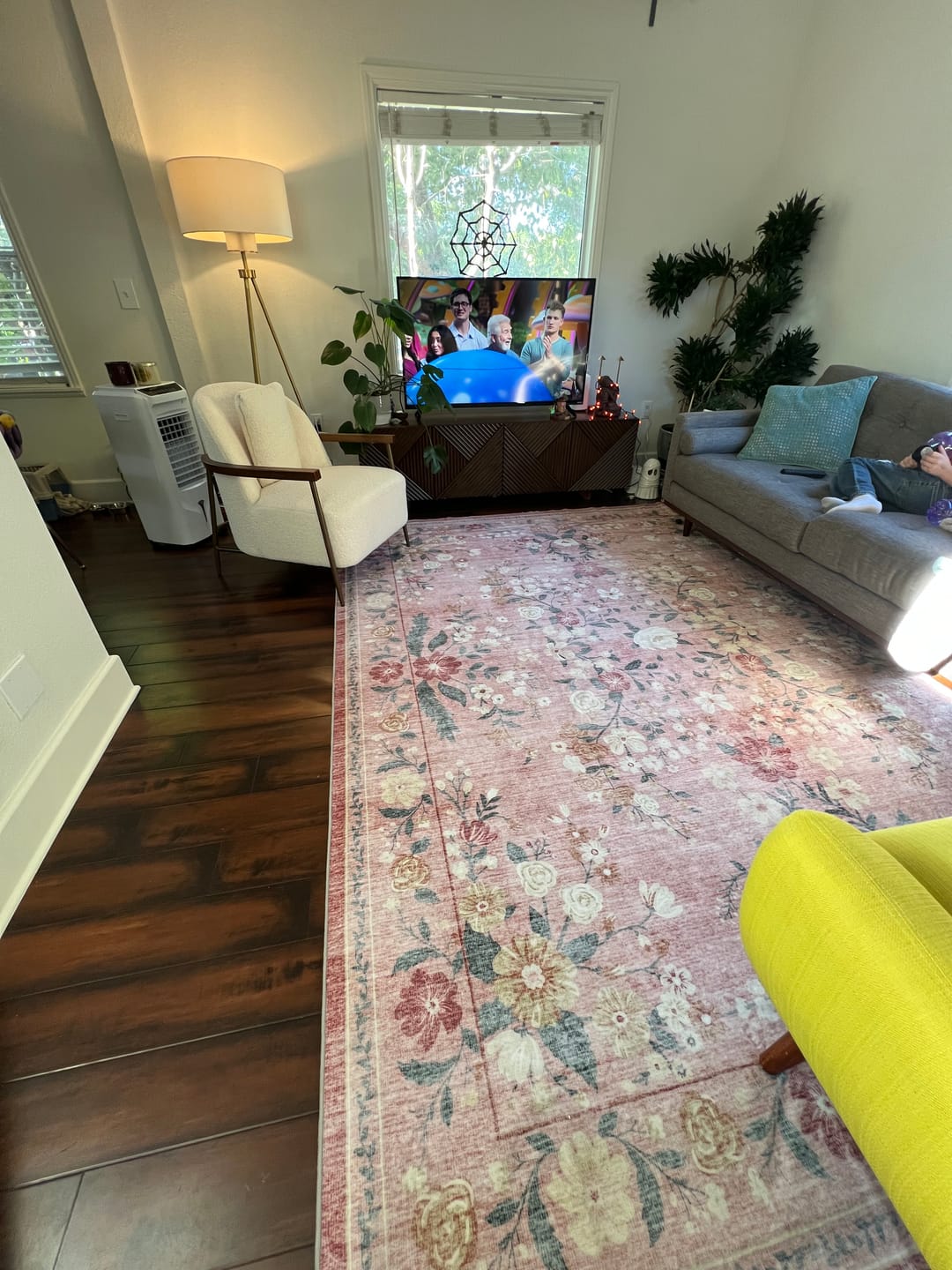 Customer photo review of Chloris Washable Area Rug - Pink