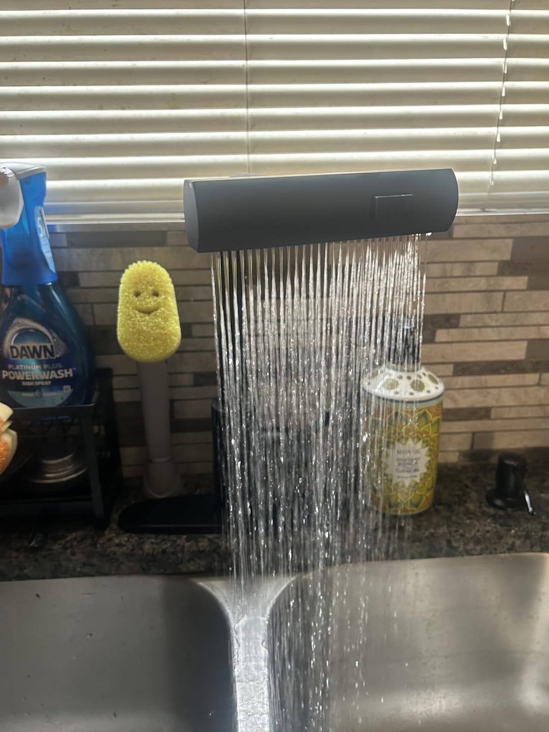 Customer photo review of Orebro - Single Handle Pull-Out Kitchen Faucet with Waterfall Sprayer