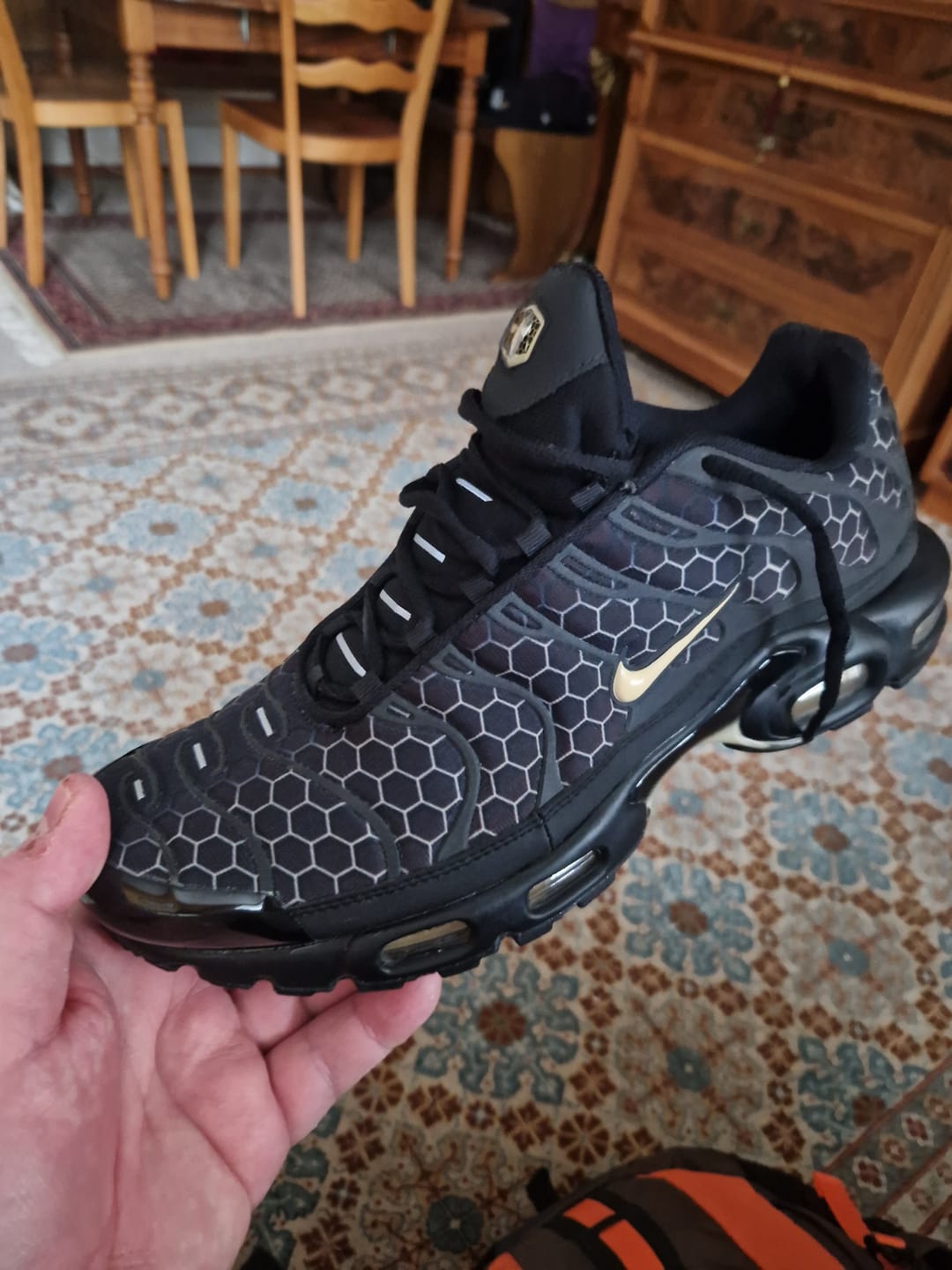 Customer photo review of Nike Air Max Plus - Black Honey